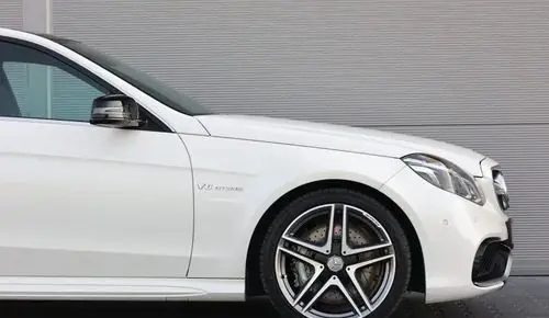 MERCEDES-BENZ Klasa E 63 AMG  