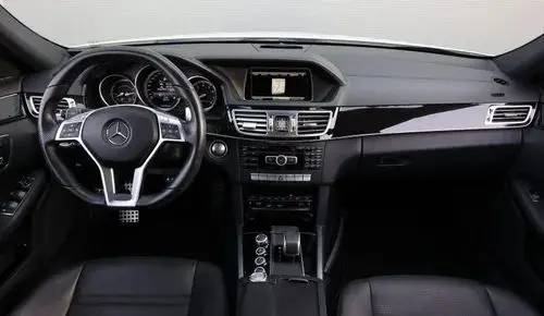 MERCEDES-BENZ Klasa E 63 AMG  