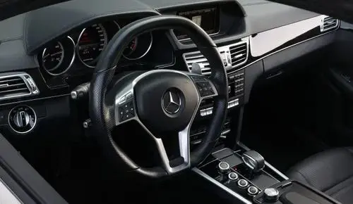 MERCEDES-BENZ Klasa E 63 AMG  