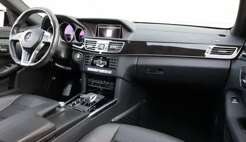 MERCEDES-BENZ Klasa E 63 AMG  