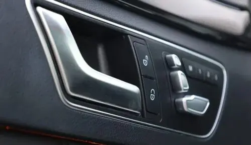 MERCEDES-BENZ Klasa E 63 AMG  