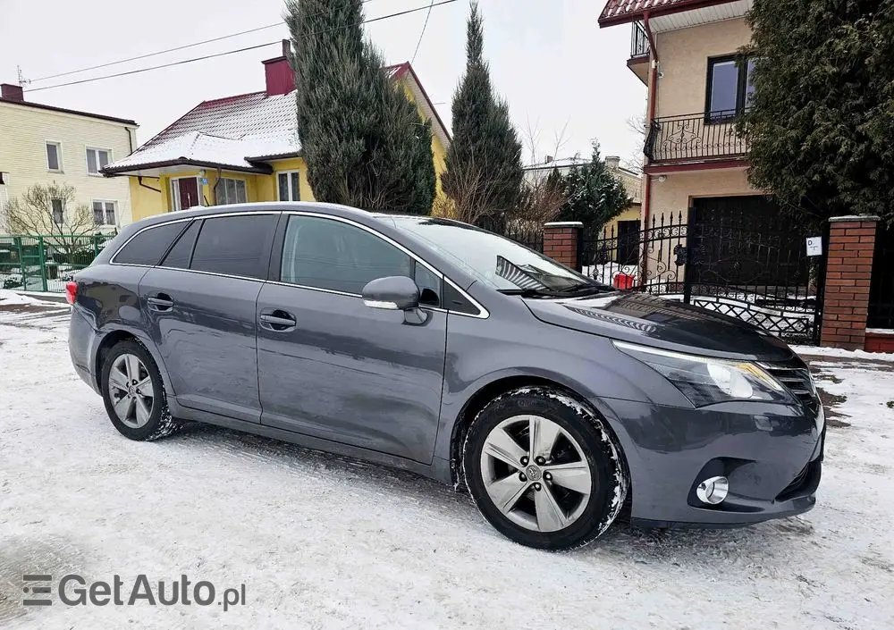 TOYOTA Avensis 1.8 Premium EU5