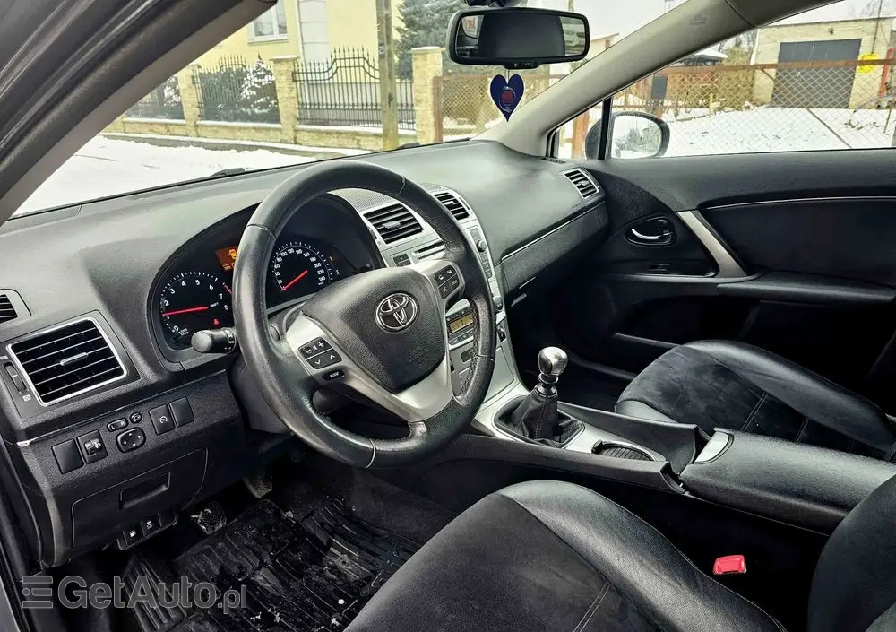 TOYOTA Avensis 1.8 Premium EU5