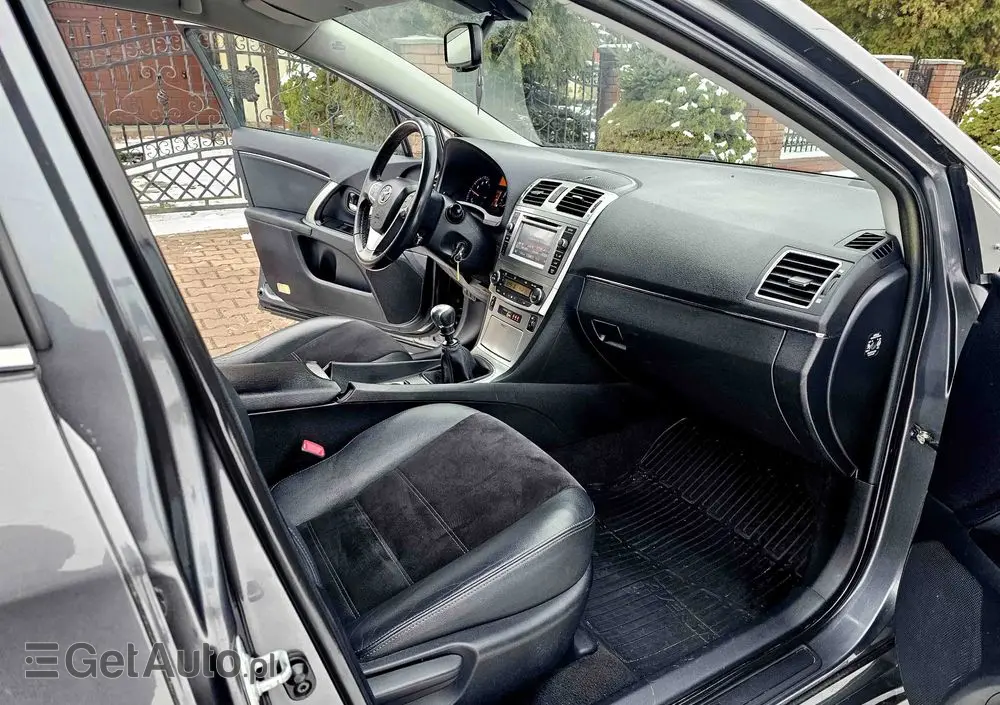 TOYOTA Avensis 1.8 Premium EU5