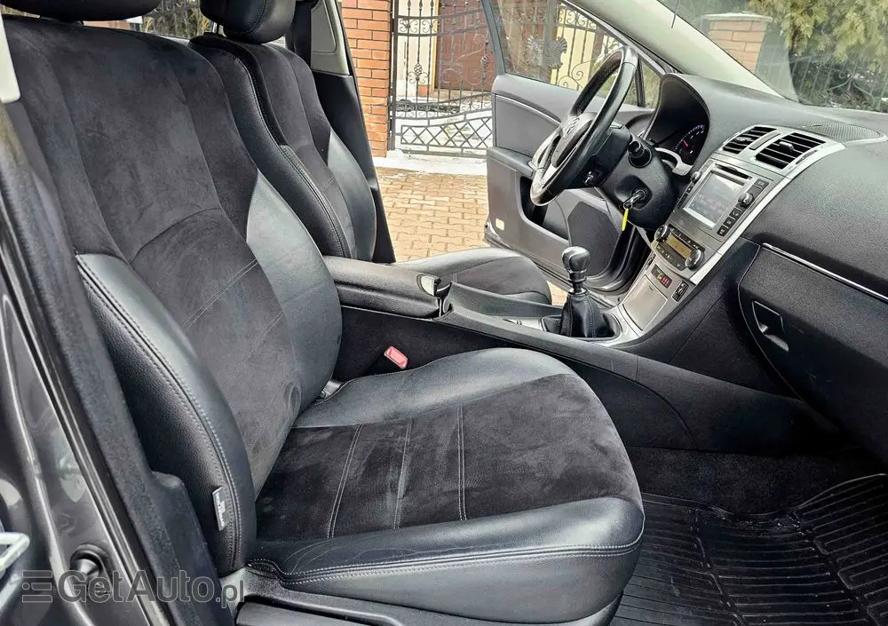 TOYOTA Avensis 1.8 Premium EU5