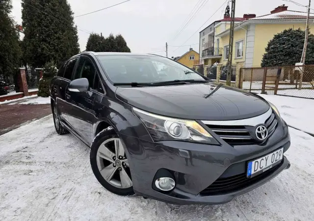 TOYOTA Avensis 1.8 Premium EU5