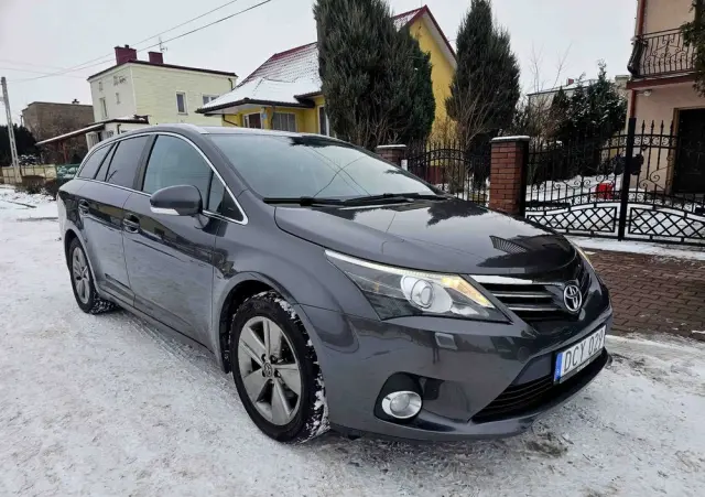 TOYOTA Avensis 1.8 Premium EU5