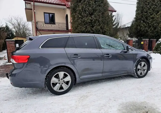 TOYOTA Avensis 1.8 Premium EU5