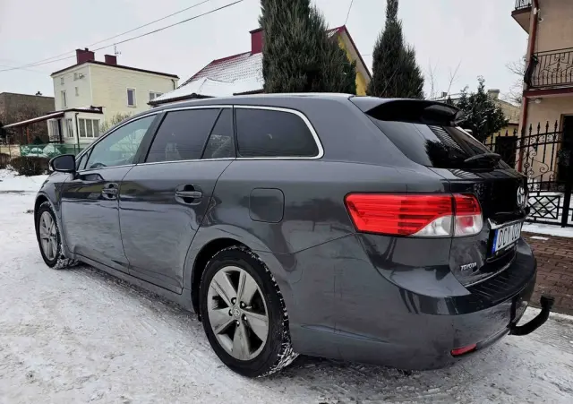 TOYOTA Avensis 1.8 Premium EU5