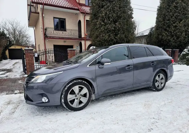 TOYOTA Avensis 1.8 Premium EU5