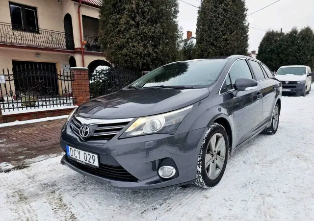 TOYOTA Avensis 1.8 Premium EU5
