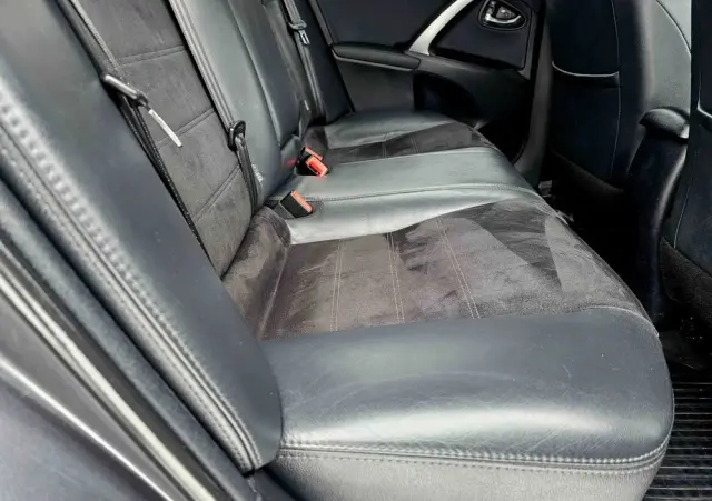 TOYOTA Avensis 1.8 Premium EU5