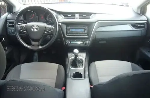 TOYOTA Avensis 