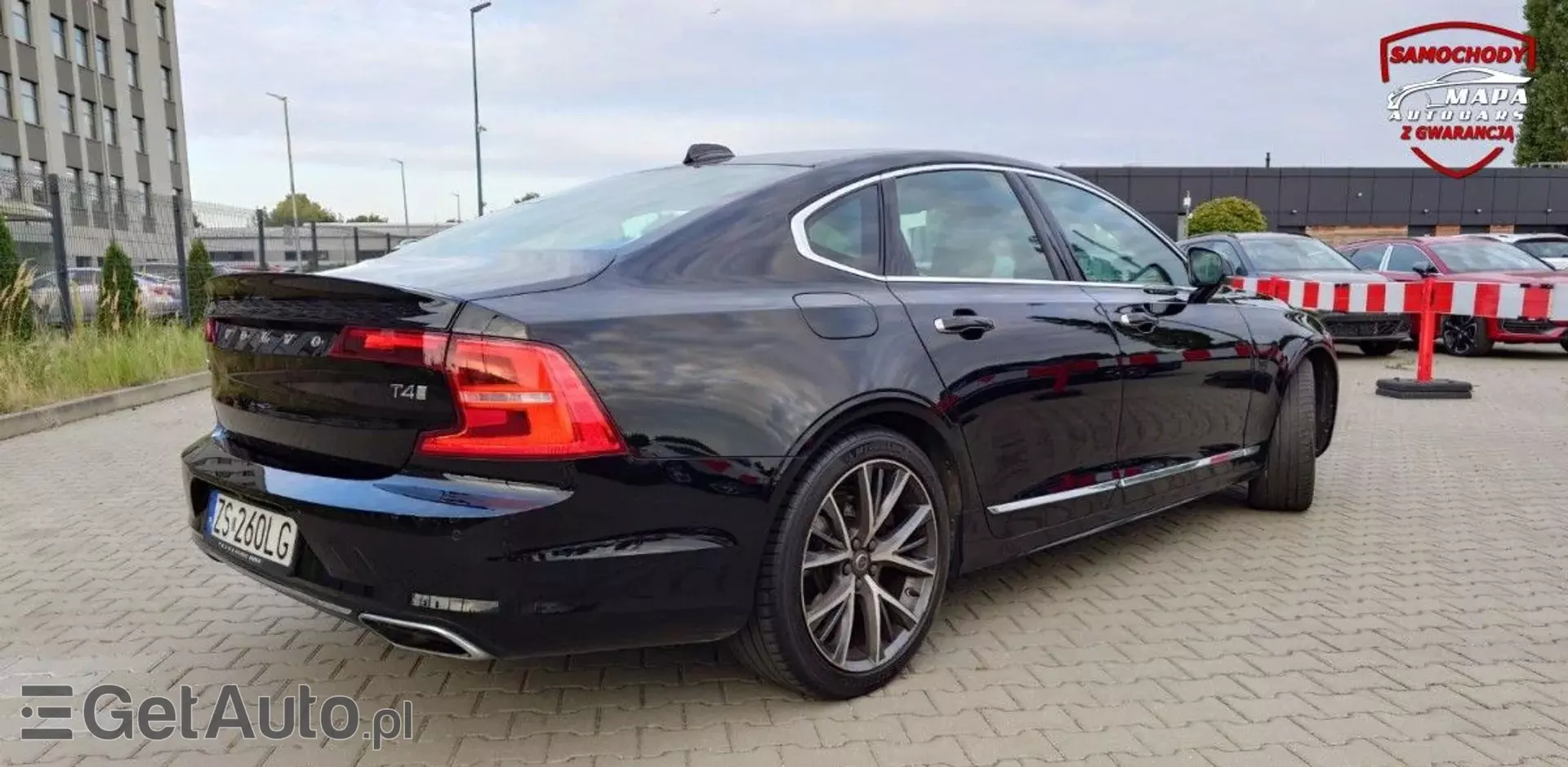 VOLVO S90 