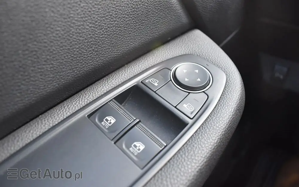 RENAULT Clio 1.0 TCe Equilibre