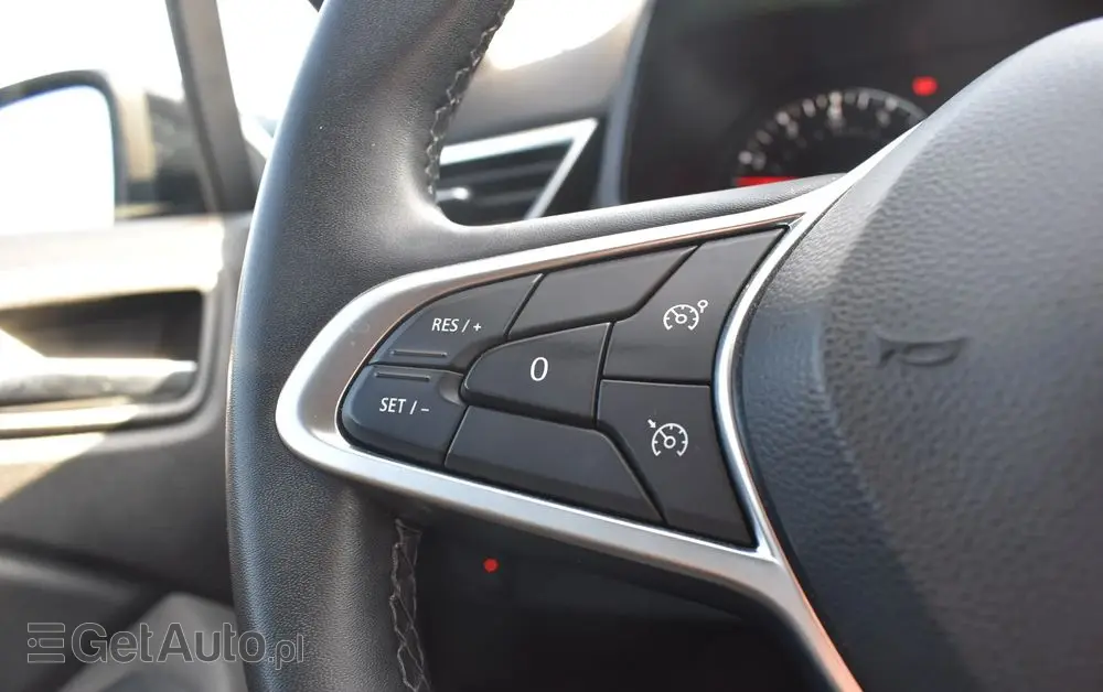 RENAULT Clio 1.0 TCe Equilibre