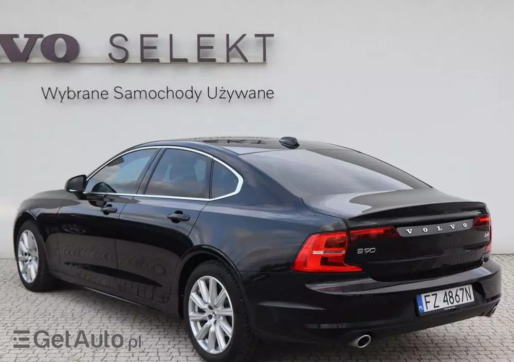 VOLVO S90 D4 Momentum