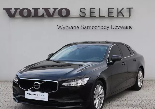 VOLVO S90 D4 Momentum
