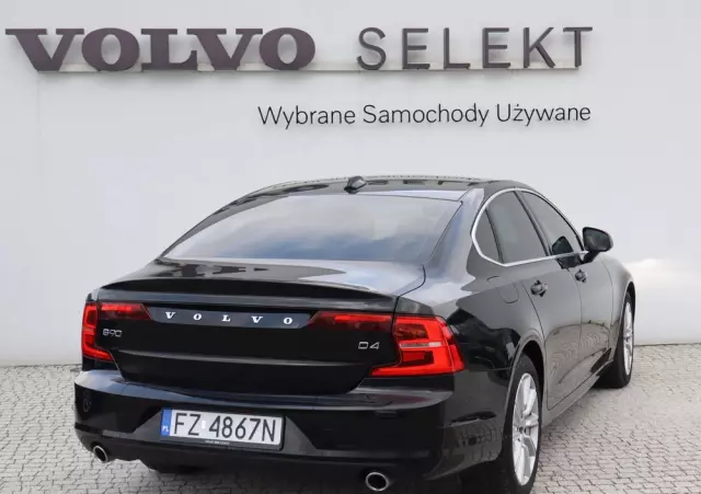 VOLVO S90 D4 Momentum