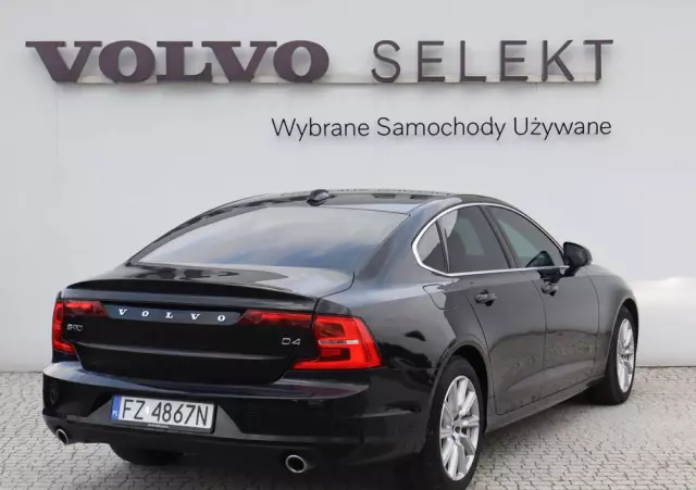 VOLVO S90 D4 Momentum