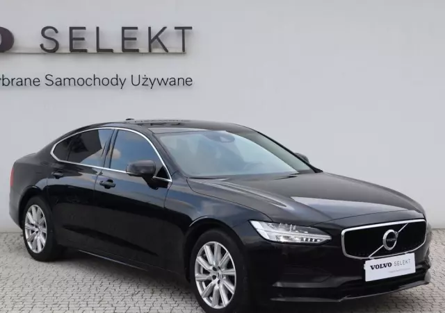 VOLVO S90 D4 Momentum