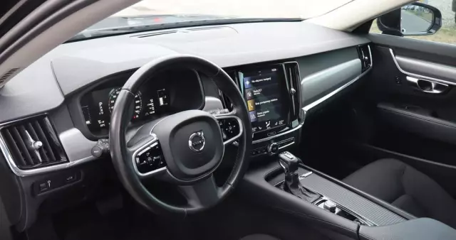 VOLVO S90 D4 Momentum