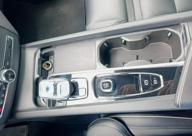 VOLVO XC 60 