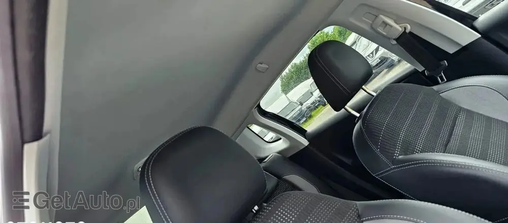 PEUGEOT 2008 1.5 BlueHDi Allure