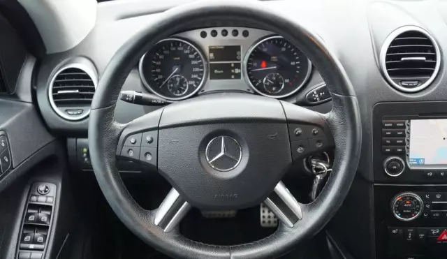 MERCEDES-BENZ Klasa M 