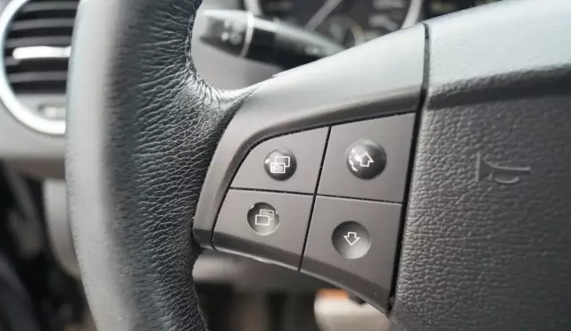 MERCEDES-BENZ Klasa M 