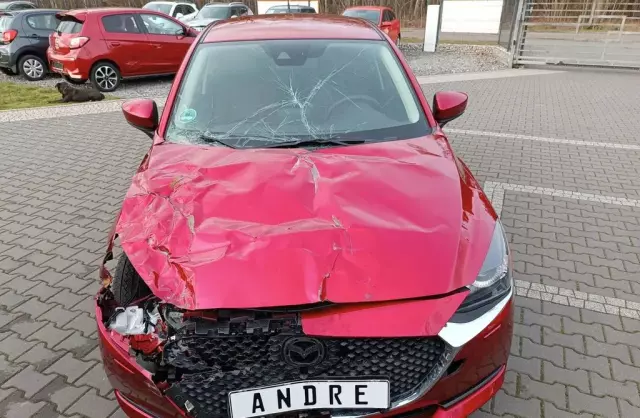 MAZDA 2 