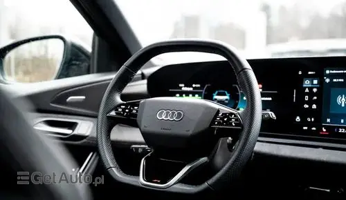 AUDI Q6 