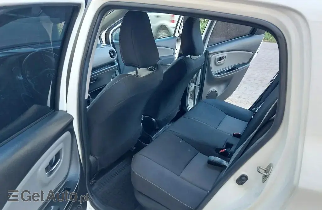 TOYOTA Yaris 