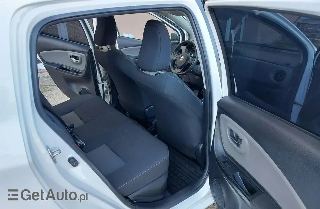 TOYOTA Yaris 