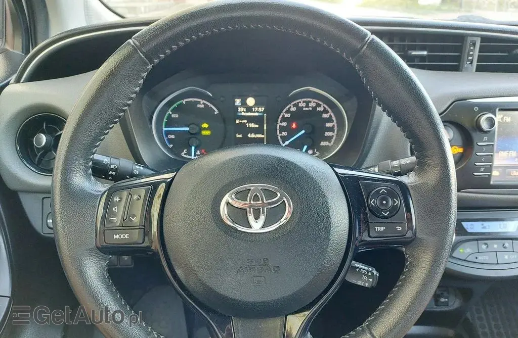 TOYOTA Yaris 