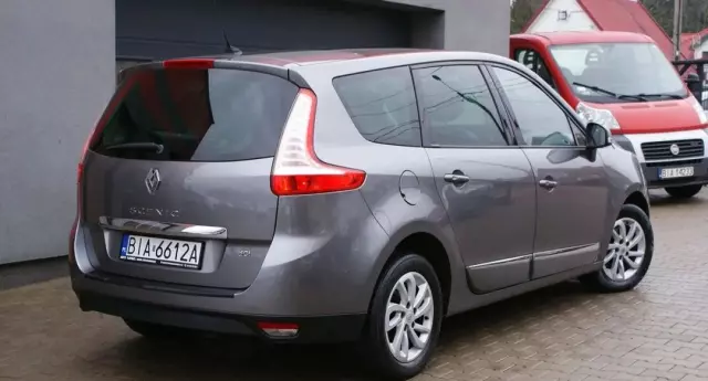 RENAULT Grand Scenic 