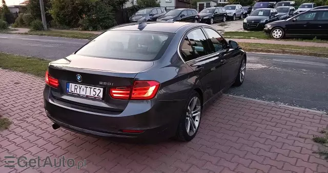 BMW Seria 3 320i Efficient Dynamics Edition Modern Line