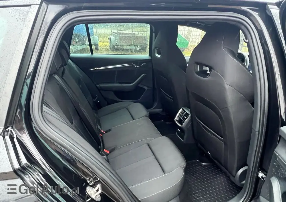 SKODA Octavia 2.0 TDI DSG Sportline