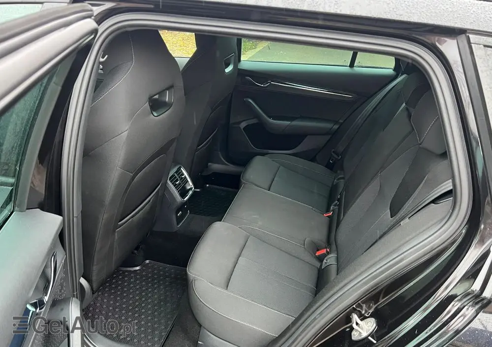 SKODA Octavia 2.0 TDI DSG Sportline