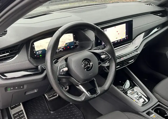 SKODA Octavia 2.0 TDI DSG Sportline