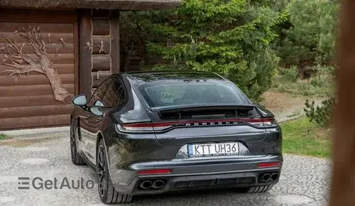 PORSCHE Panamera 