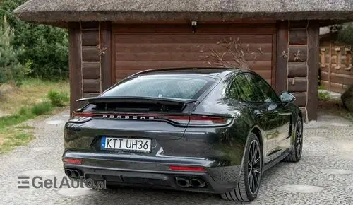 PORSCHE Panamera 