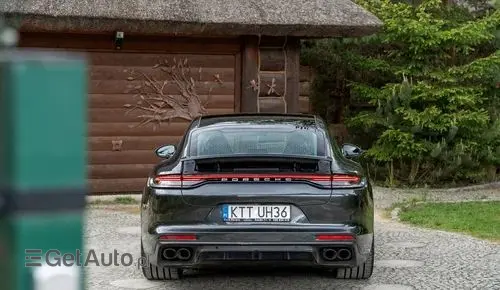 PORSCHE Panamera 