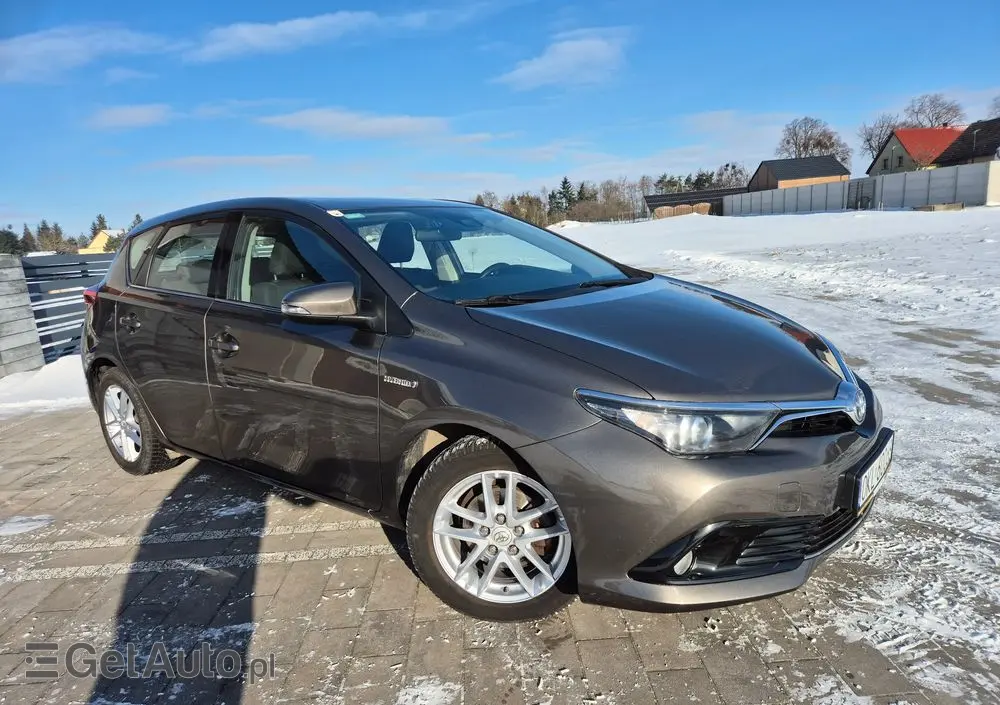 TOYOTA Auris 
