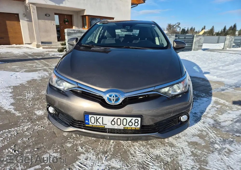TOYOTA Auris 