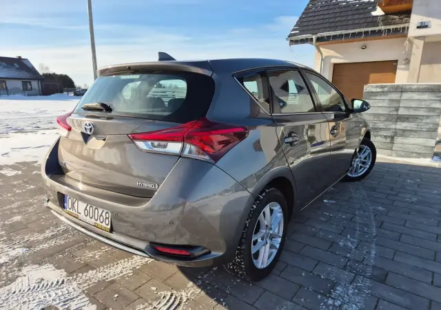 TOYOTA Auris 
