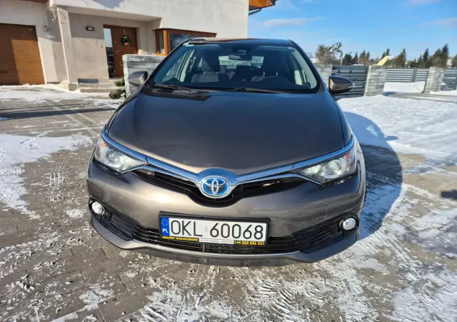 TOYOTA Auris 
