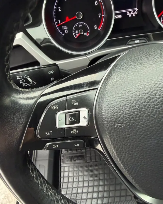 VOLKSWAGEN Touran 1.5 TSI EVO Comfortline