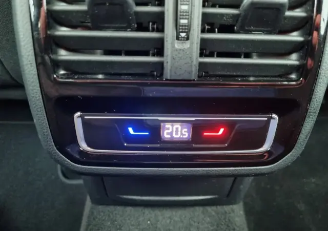 VOLKSWAGEN Passat Variant 1.5 TSI OPF DSG Business