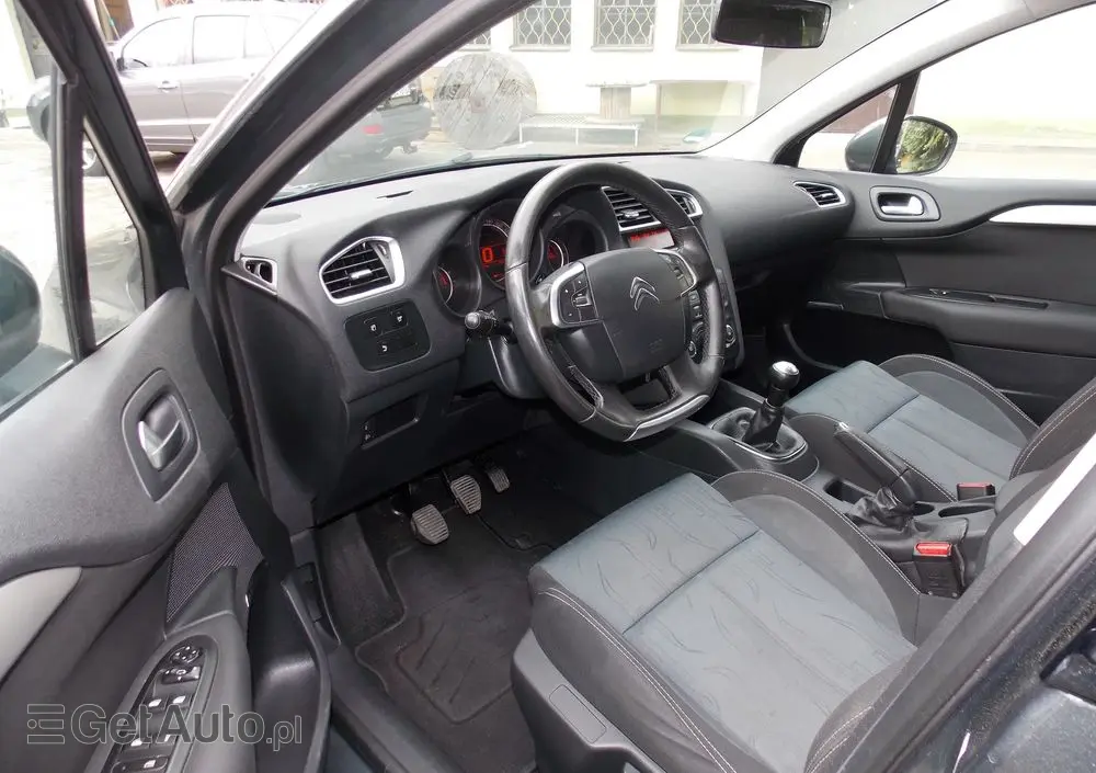 CITROËN C4 1.6 VTi Attraction